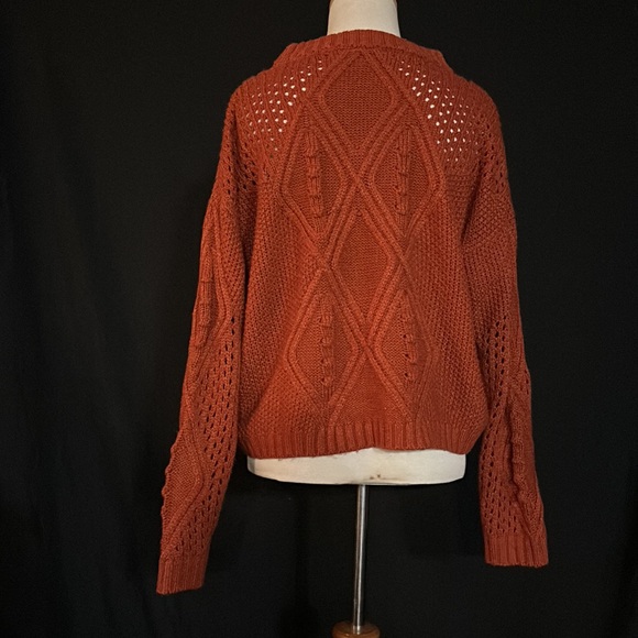 Cute rust color sweater - Picture 5 of 8